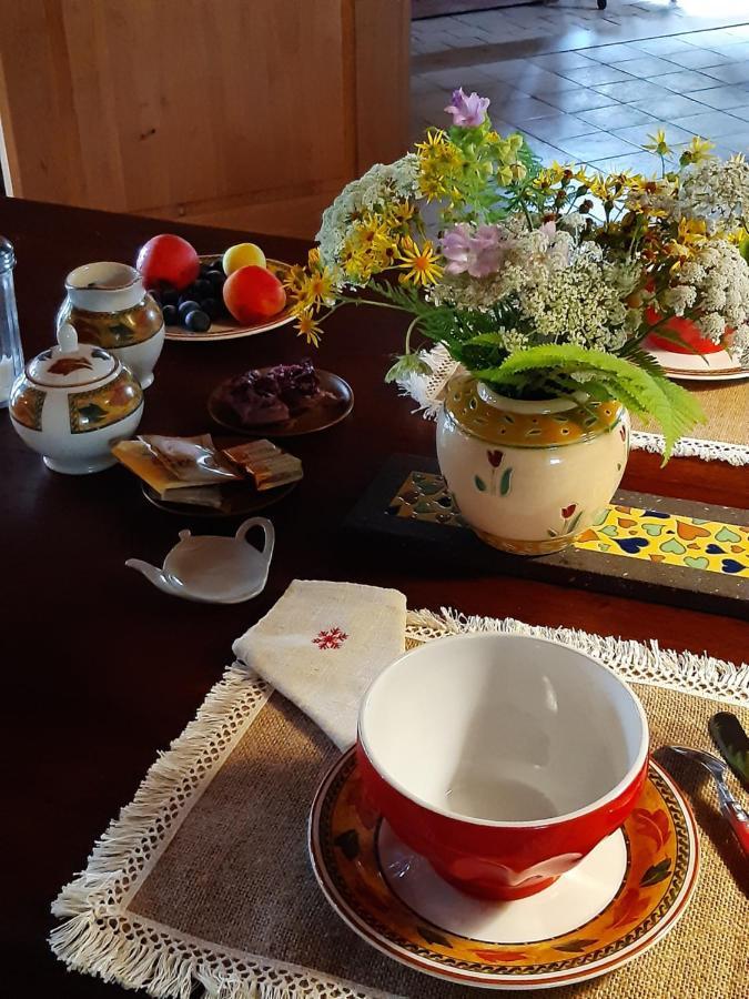 Bed and Breakfast Chez Mialaret Tourniac Экстерьер фото